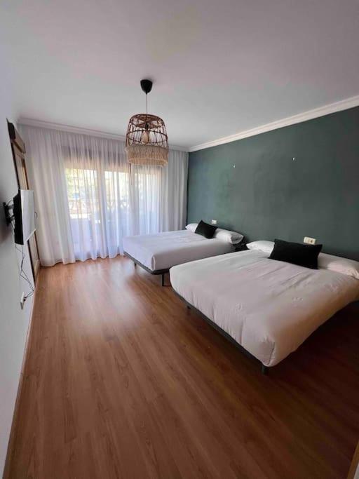 Casa Con Piscina En El Centro De Marbella. Ferienhaus
